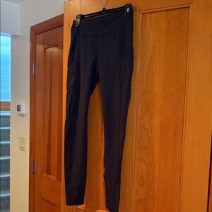 Lululemon Black Athletic Leggings Size 6 with pockets